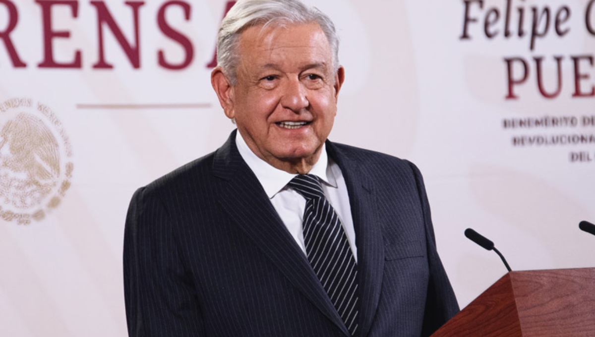 AMLO anuncia aumento salarial para los maestros de educación básica